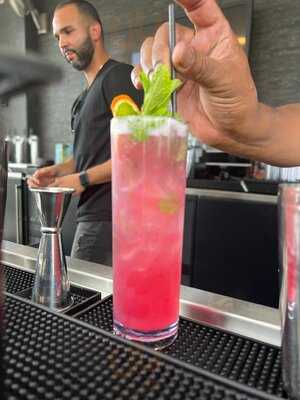 Elevar Wynwood Rooftop Bar & Art Space