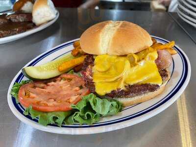 Red Roof Cafe And Breakfast