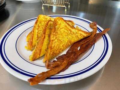 Red Roof Cafe And Breakfast