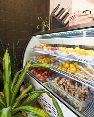 Wadada Healthy Market & Juice Bar