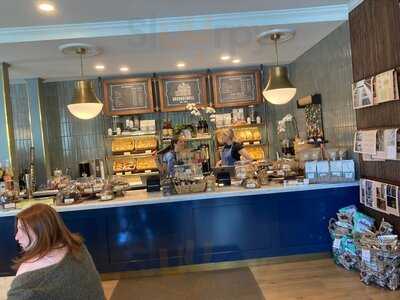 Groundswell Cafe + Bakery