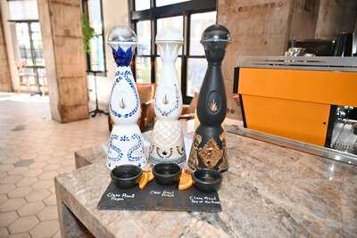 Naranja Tequila And Mezcal Bar