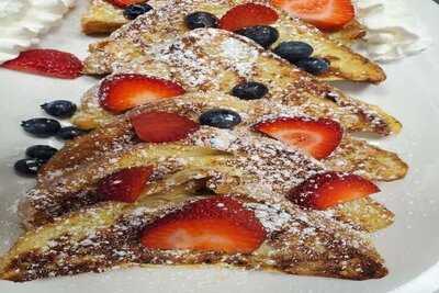 Maukis Bakery & Country Store