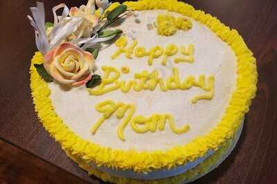 Maukis Bakery & Country Store