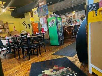 Maukis Bakery & Country Store