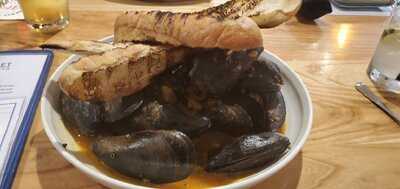 Mac's Raw Bar & Market