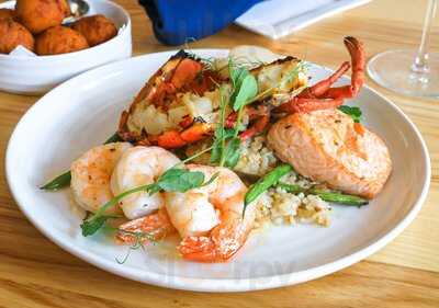 Mac's Raw Bar & Market