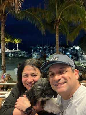 Bayshore Club Bar & Grill