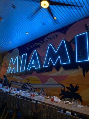 Bayshore Club Bar & Grill