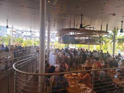 Bayshore Club Bar & Grill