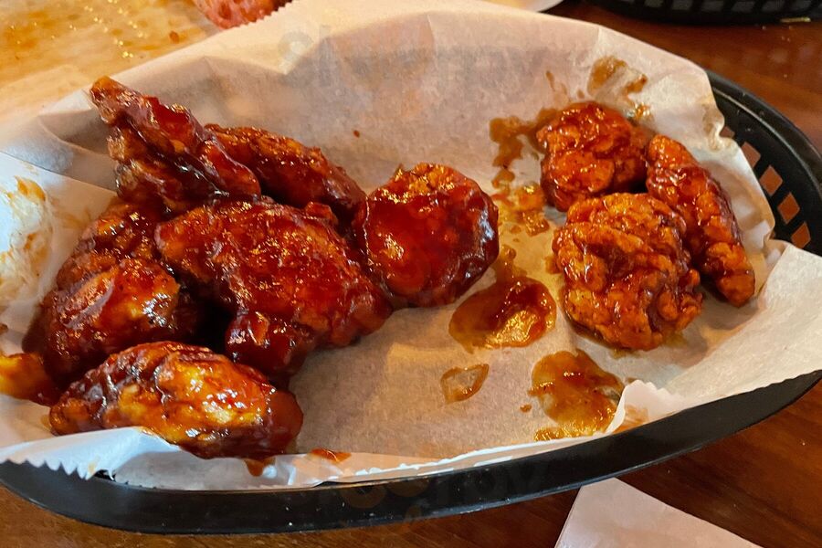 Sliced Pizza And Wings