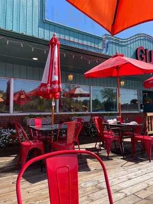 Gus' Red Hots Diner, Pizzeria, And Sub Shop