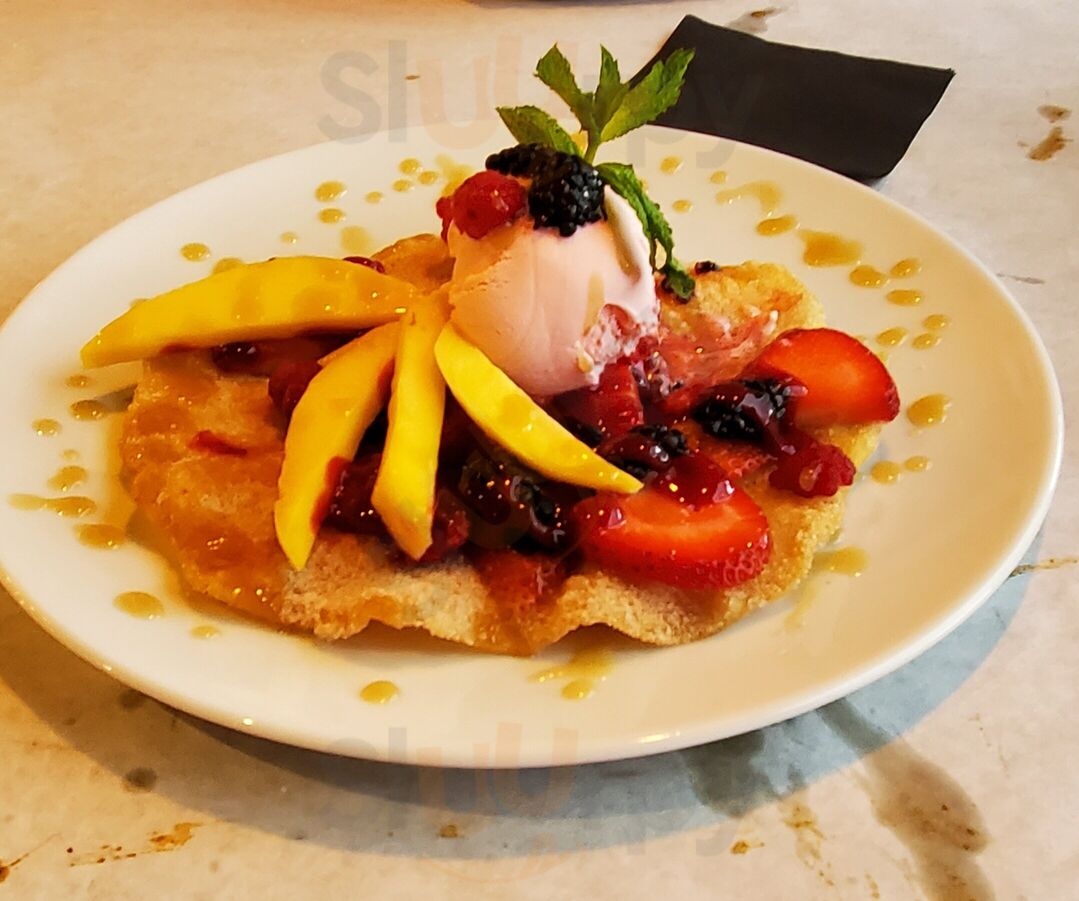 Veleros Restaurant & Cantina