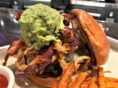 Bj's Restaurant & Brewhouse