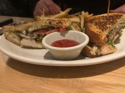 Bj's Restaurant & Brewhouse