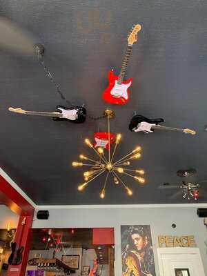 Mad Love Eat + Drink