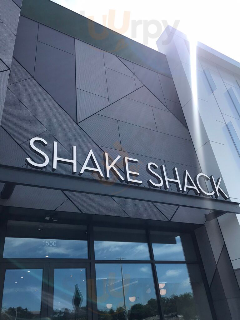 Shake Shack Burlington Mall