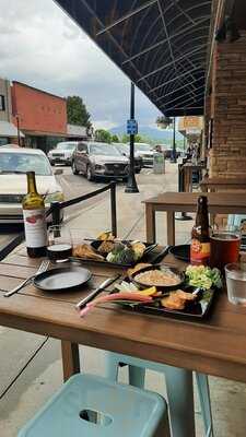 Gracious Plates On Main