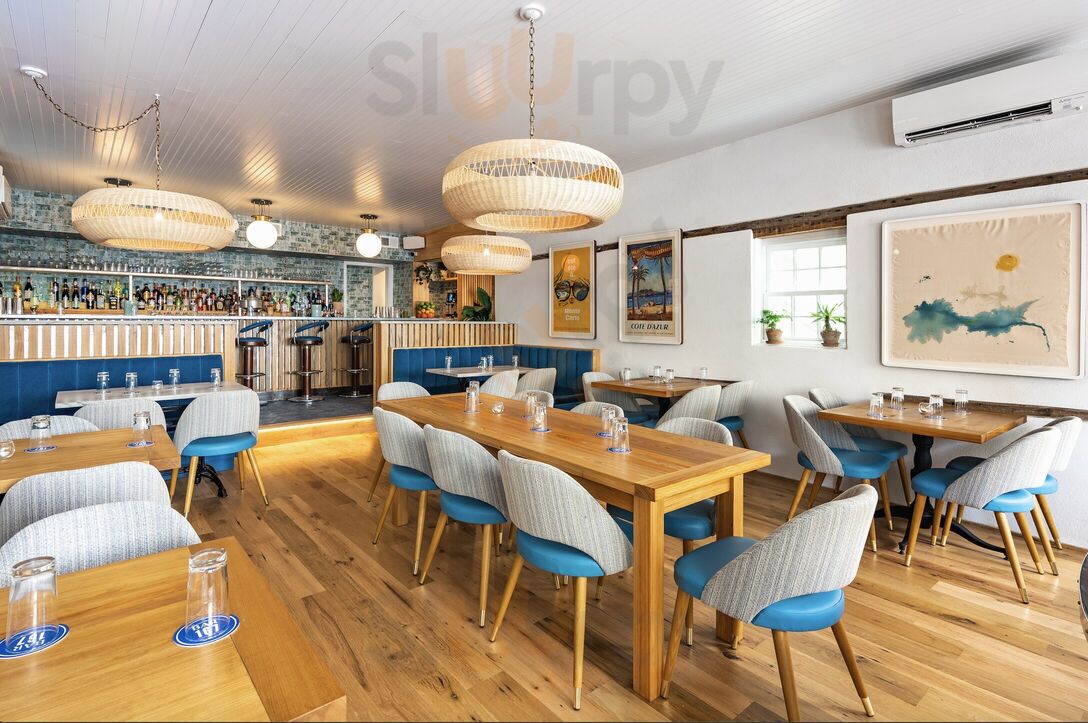 Bar167 Bistro & Lounge