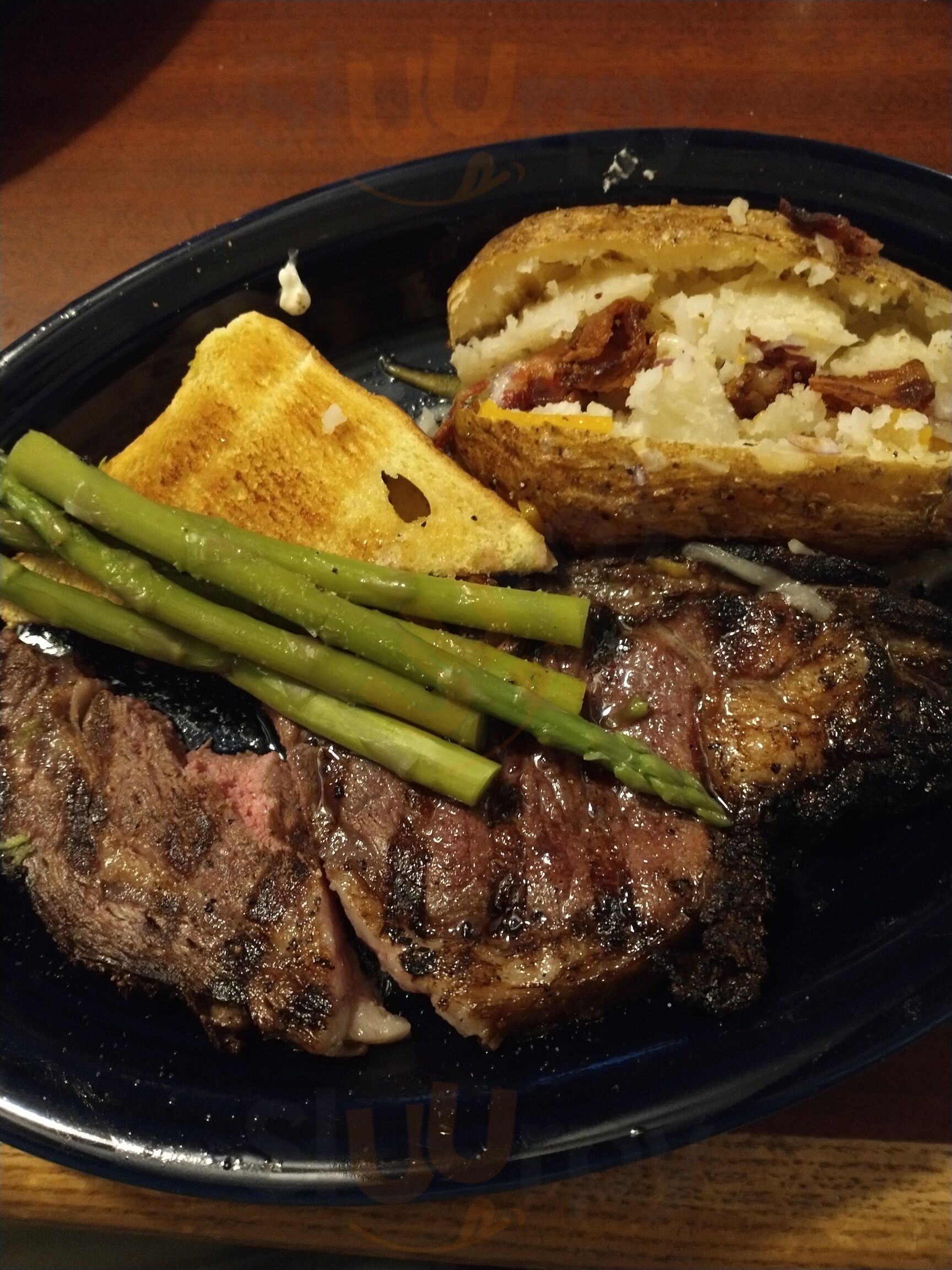 Moon Bar And Grill