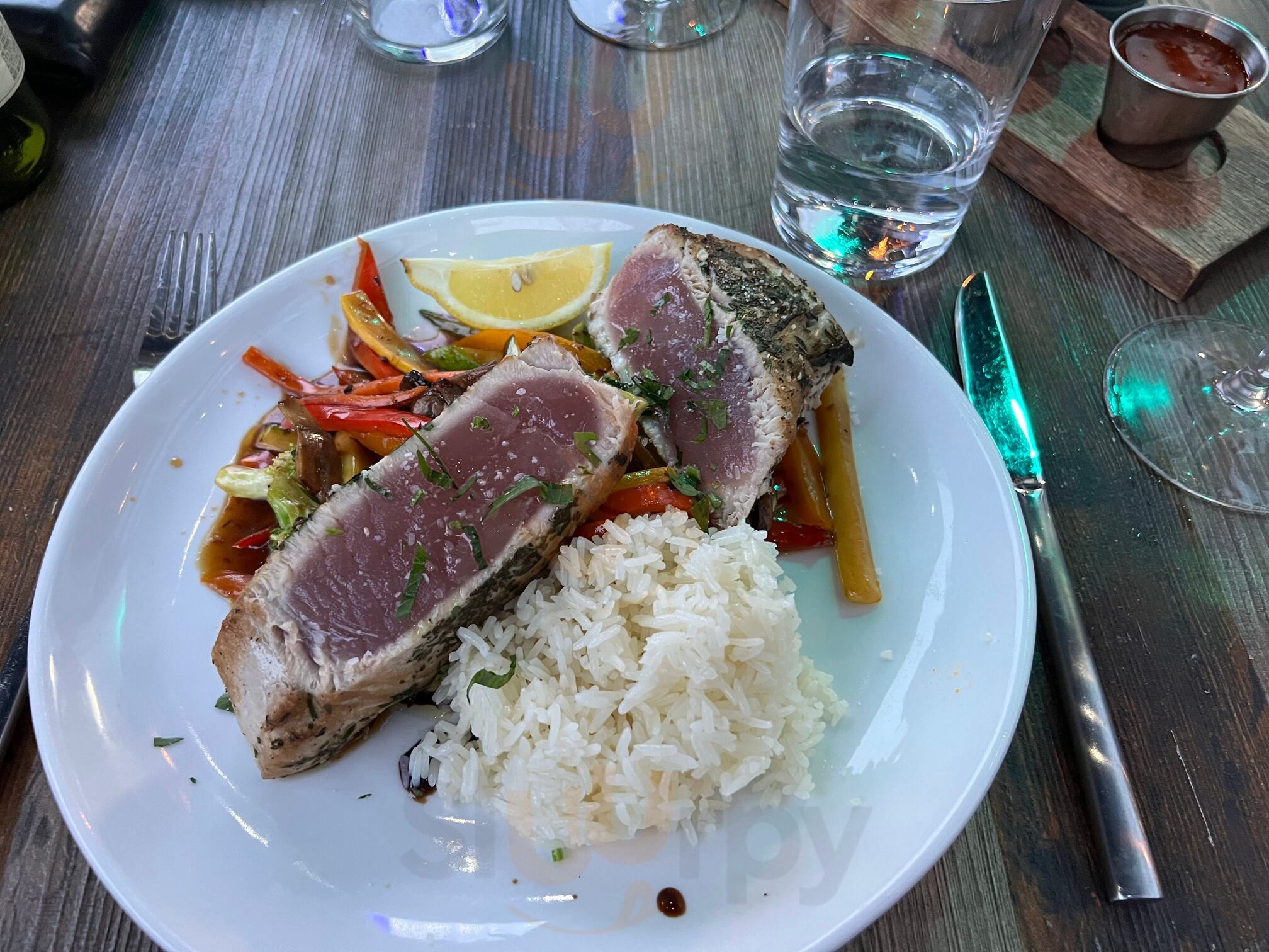 Cuzin's Seafood Clam Bar