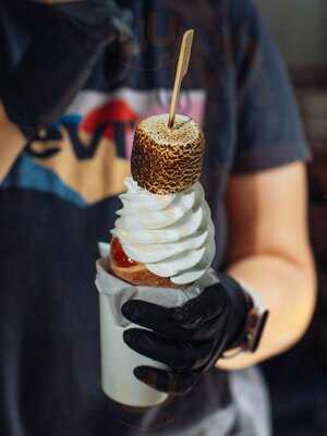 Turn Dough Hollywood