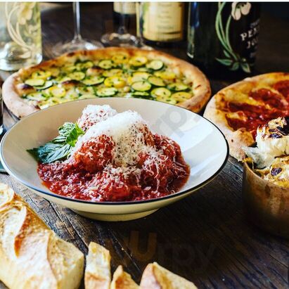 Delucca Gaucho Pizza & Wine Austin