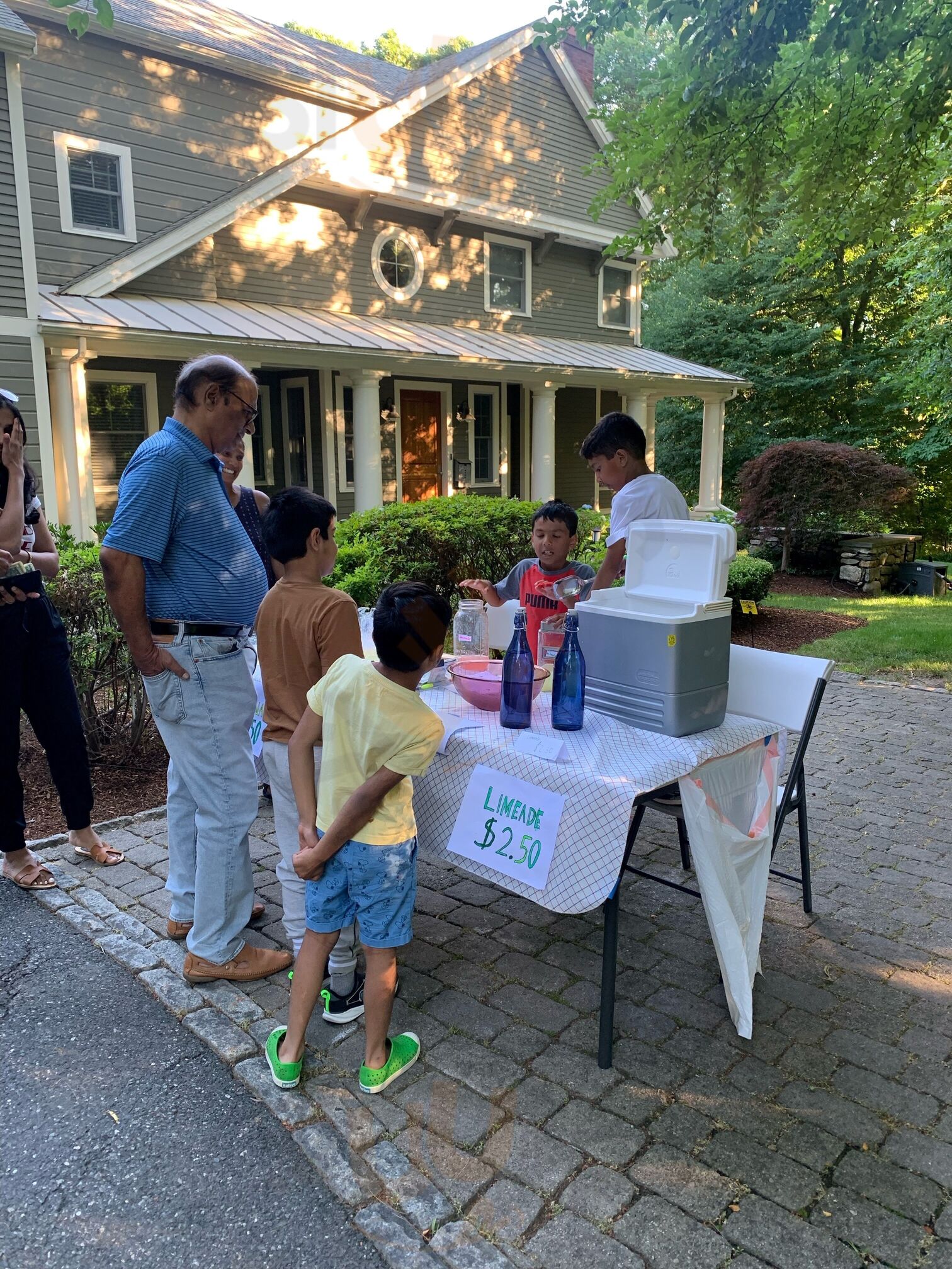 Prem And Niam’s Amazing Lemonade Stand