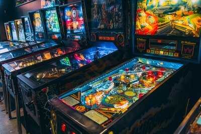 Holmes Pizza And Arcade