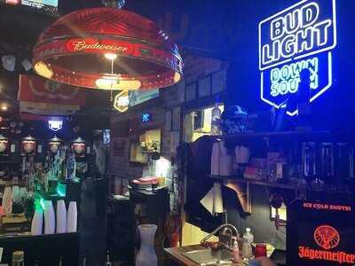 Mickey's Garage Bar & Grill