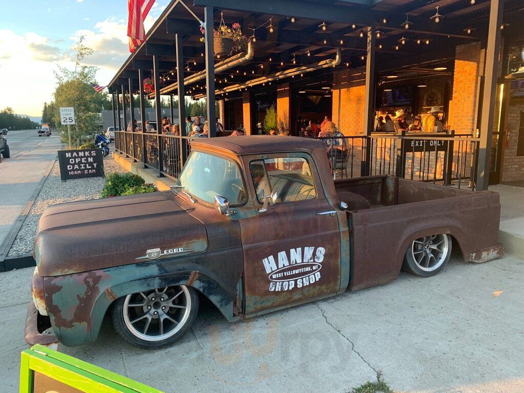 Hanks Chop Shop