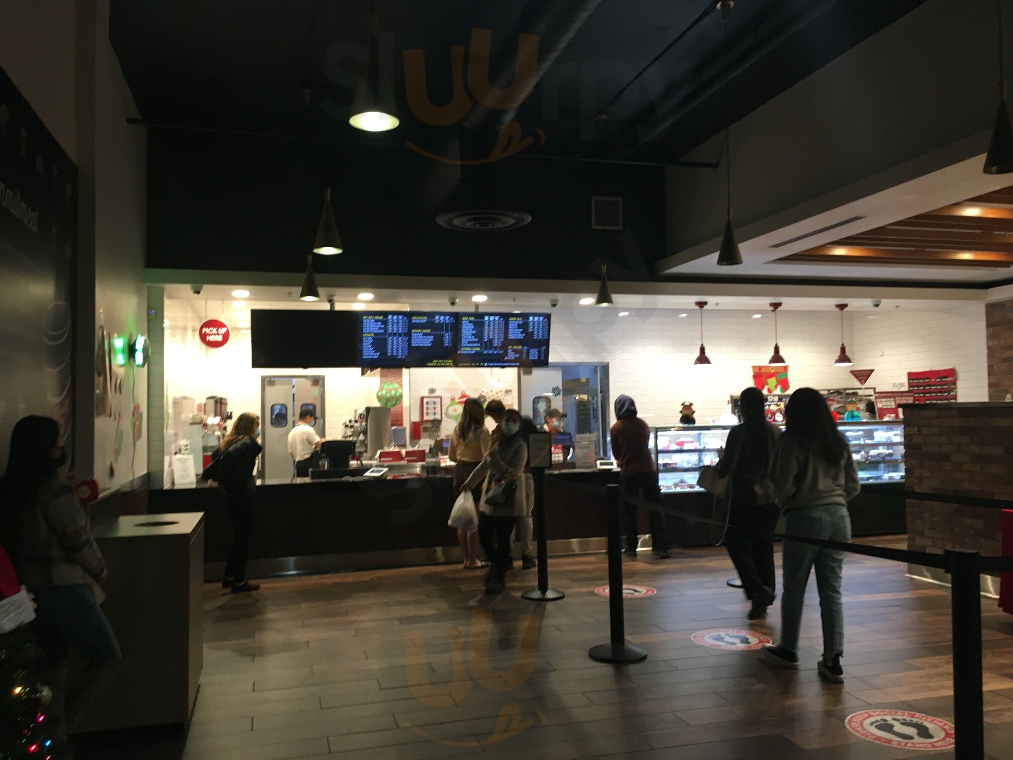 85 Degrees Bakery Cafe