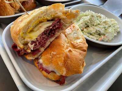 The Nest Market | Cafe