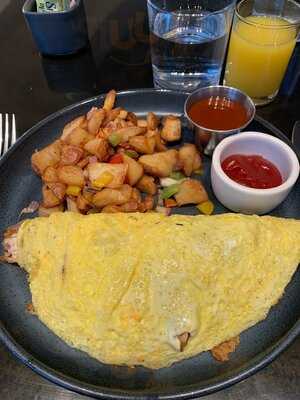 Hartley Kitchen & Cocktails