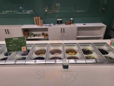 V Gelato & Cafe