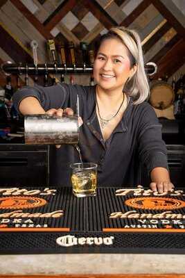 Hollow Spirits Distillery