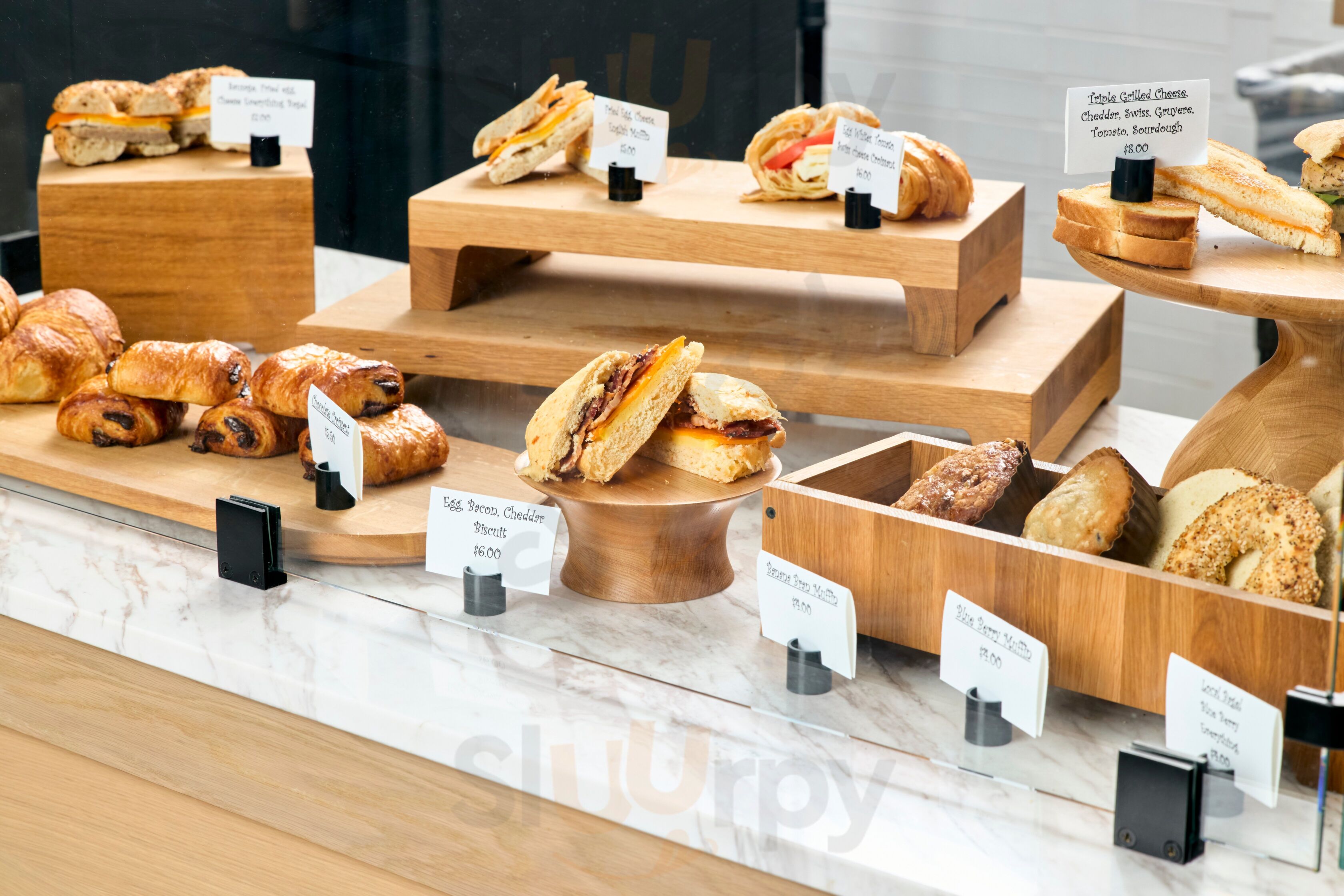 Ten Hands Social Bar And Eatery