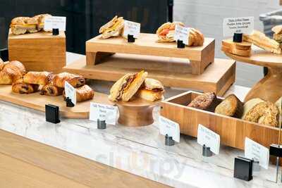 Ten Hands Social Bar And Eatery