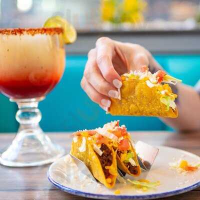 Valencia's Tex-mex Garage