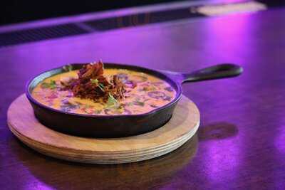 Valencia's Tex-mex Garage