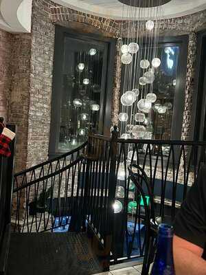 Little Whale Oyster Bar