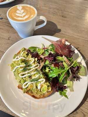 Farine Bakery & Cafe