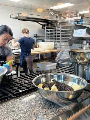 Farine Bakery & Cafe