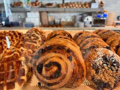 Farine Bakery & Cafe