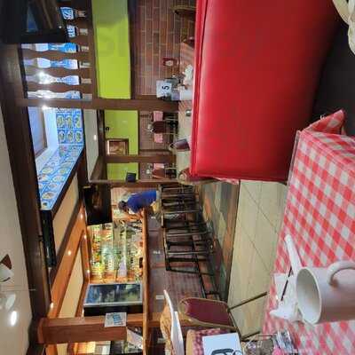 Mana Pupuseria & Taqueria