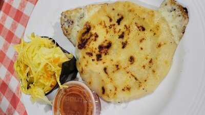 Mana Pupuseria & Taqueria