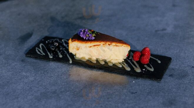 Lindarose Rooftop Bar & Grill