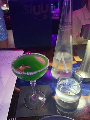 Wet Restaurant & Lounge