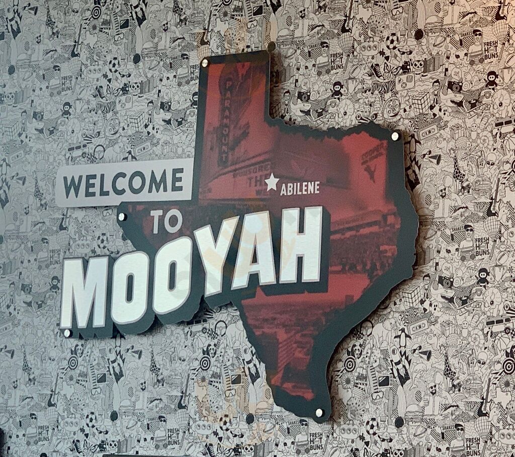 Mooyah Burgers, Fries & Shakes