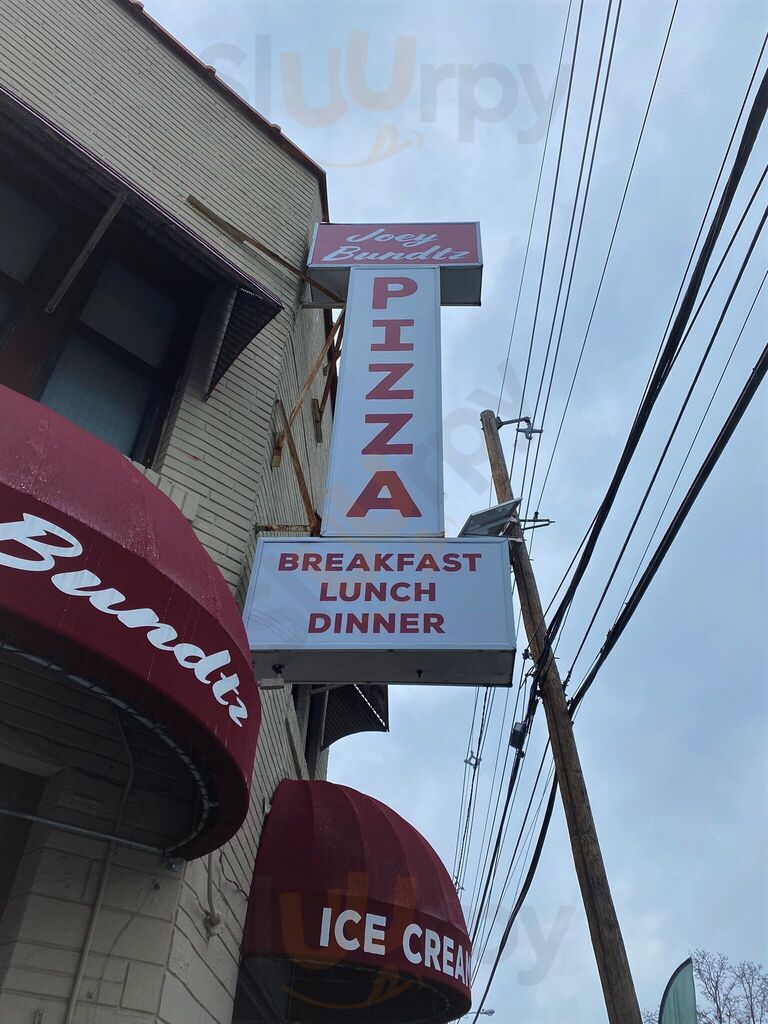 Joey Bundtz Pizza & Grill